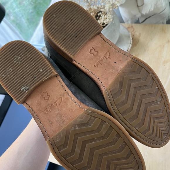 Clarks Women’s Arlo Boots - Picture 4 of 5